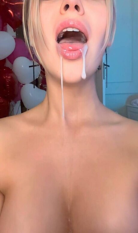 Sexy Su4ka star beautiful photo