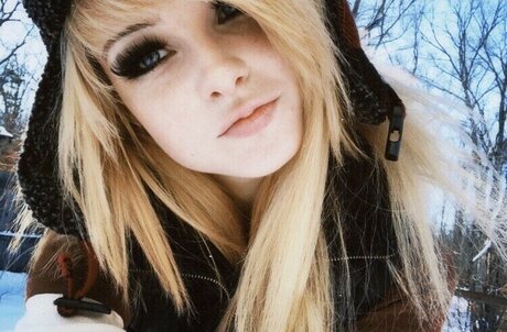 Shauna Dean Cokeland pornstar photos