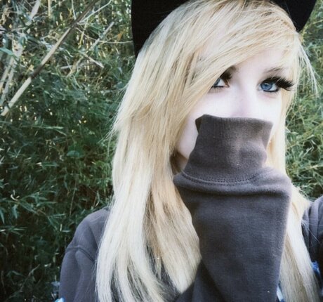 Shauna Dean Cokeland star beautiful picture