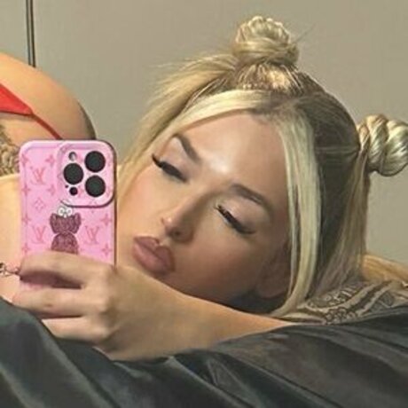 kiwi kenz pornstar adult img