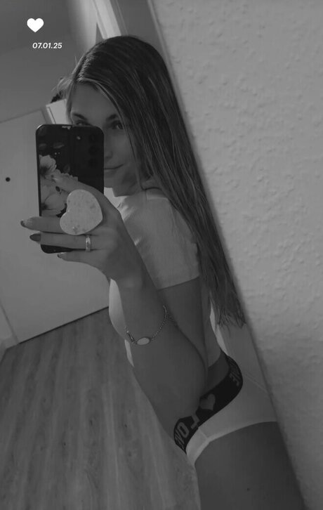 its sunny93 star high quality pictures