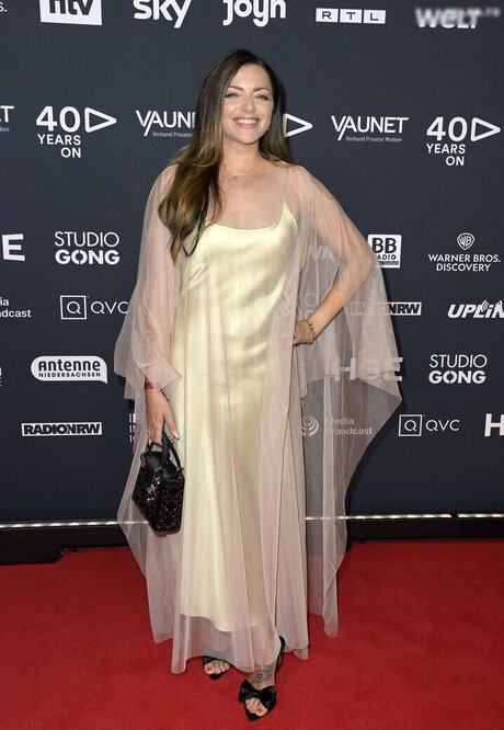 Anne Menden xxx star photo