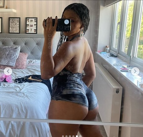 goldenbihxo pornographic model gallery