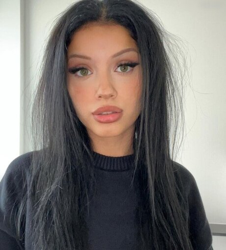 Facialize Me star pornographic pic