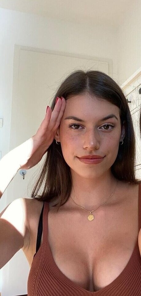 Facialize Me nice model gallery