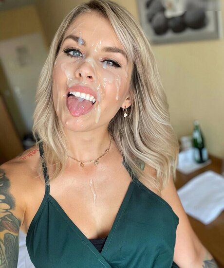 Facialize Me model sexy images