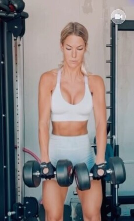 Isi Gl ck model exclusive pic