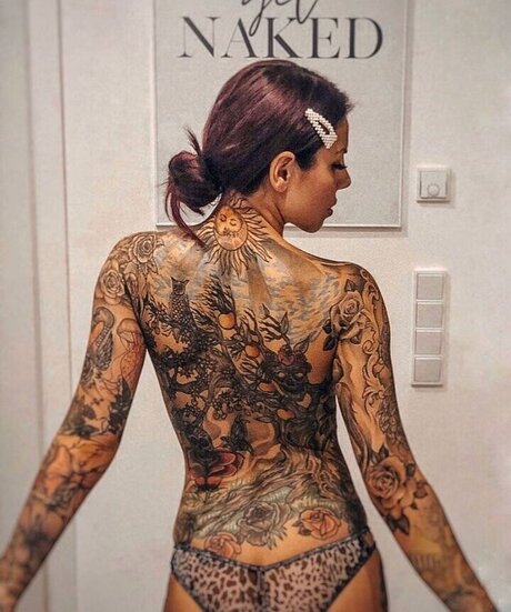 Kate Merlan adult model picture