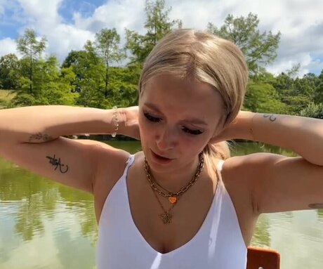 hottest midget onlyfans nudes gallery