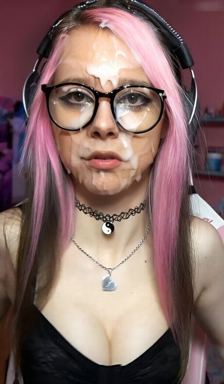 sickEmoAngel erotic model photo