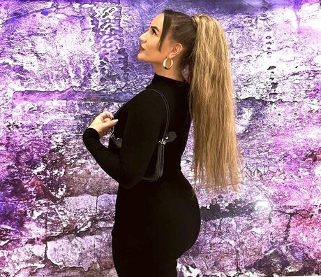 Jana Barca sexy star pics