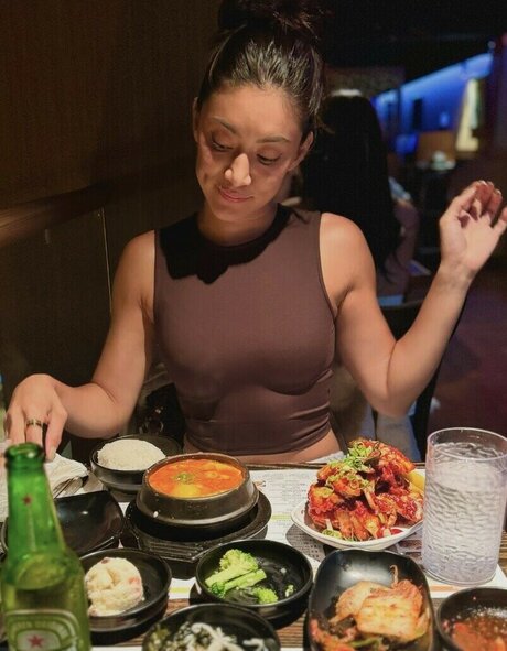 Jenny Chiu model free photos