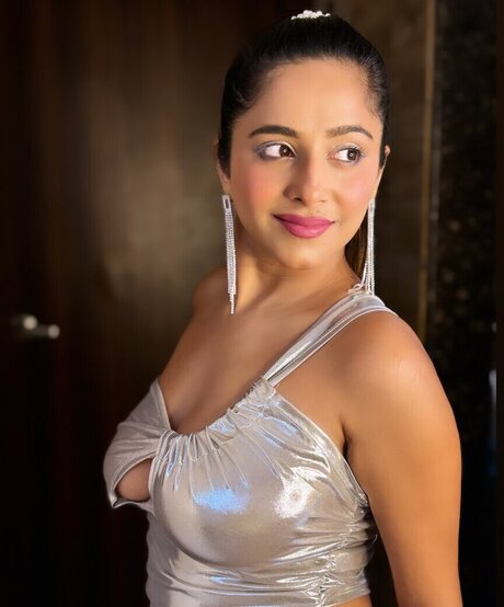 Kate Sharma pretty actress image