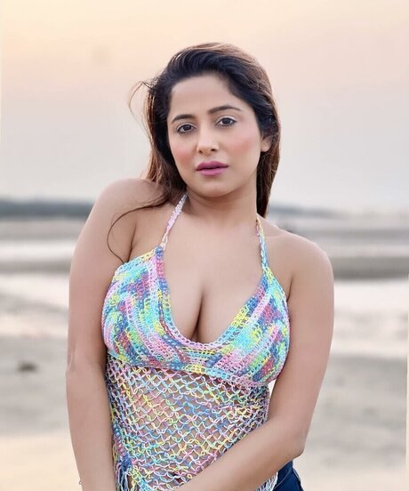 Kate Sharma pretty model picture