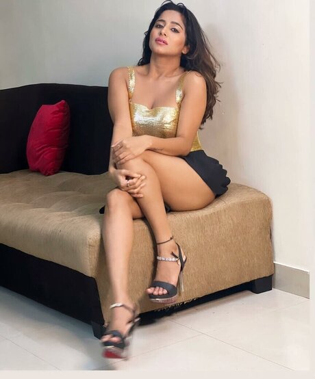 Kate Sharma star pornographic images