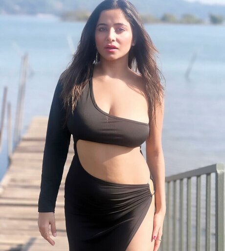 Kate Sharma beautiful star pics