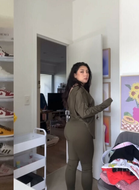 ASMR JADE high quality star pictures