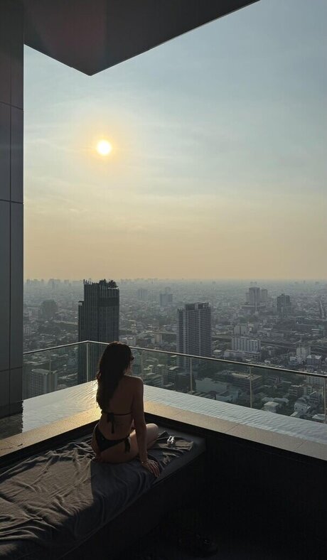 herstoryfeed model archive