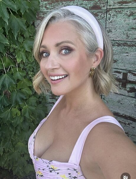 Celebrity Guilty Pleasures Underrated Women profile pic