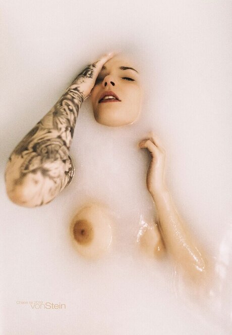 Chaos Isi art pornstar pics