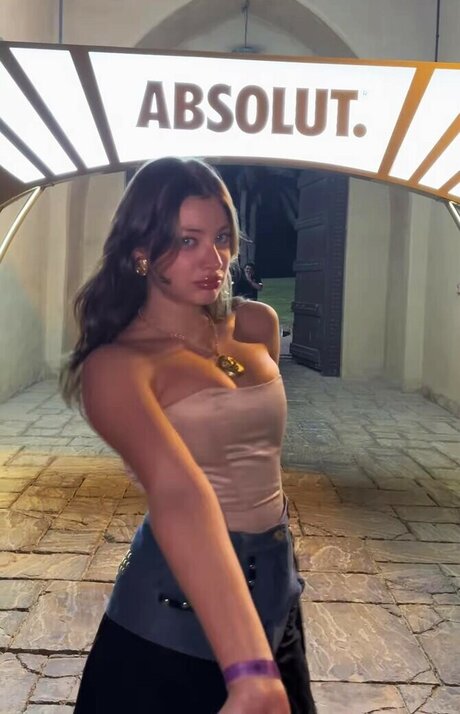 Leyla Afshonkar hd model images