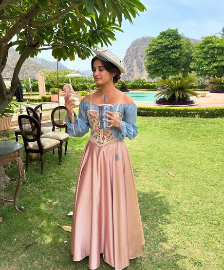 Rasha Thadani hd actress pictures