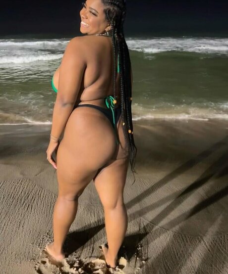 Velvet Scarlett nice model pic