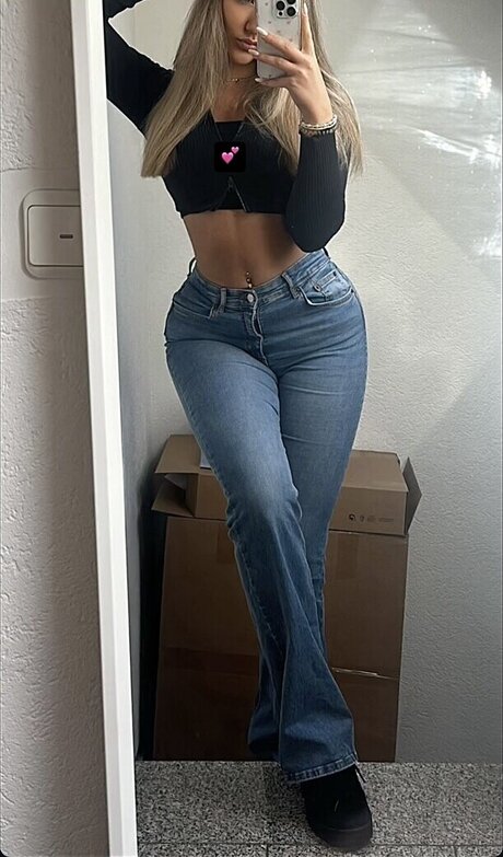 Rosajcb art model pictures