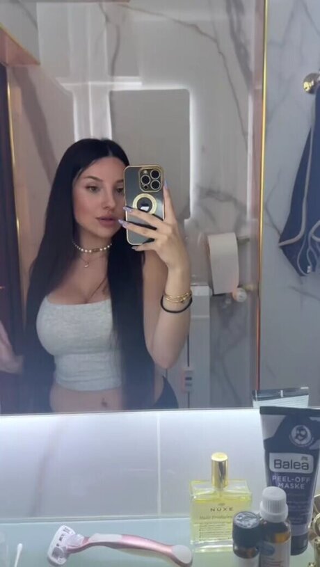 Nikoleta Milenova star porn image