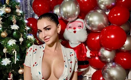 Caroline ASMR pornstar picture