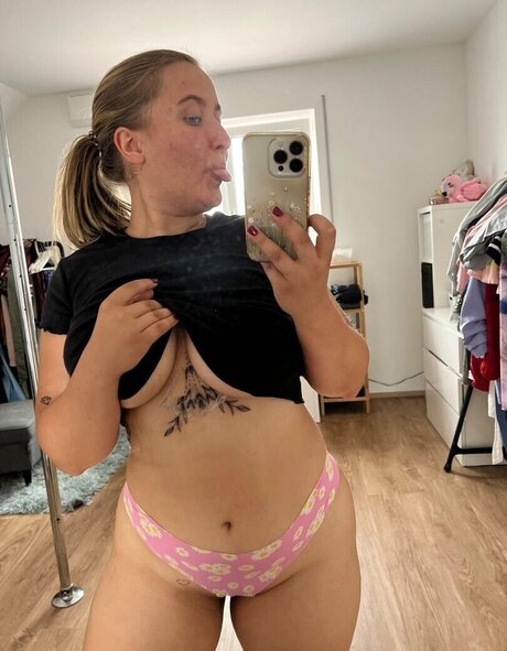 endlich zufrieden pornstar erotic photo