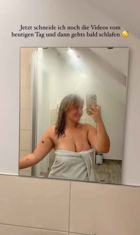 endlich zufrieden adult model archive