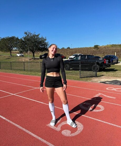 Gina L ckenkemper model free photo