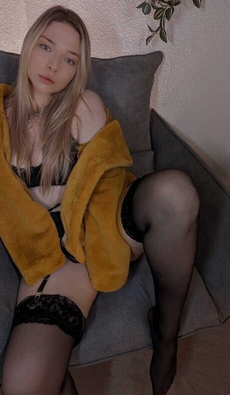 neeviliciouz naked star picture