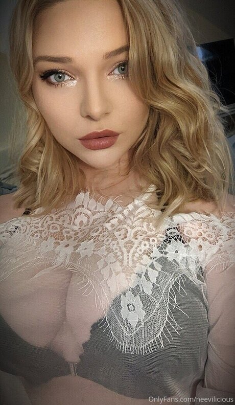 neeviliciouz pornstar free photos