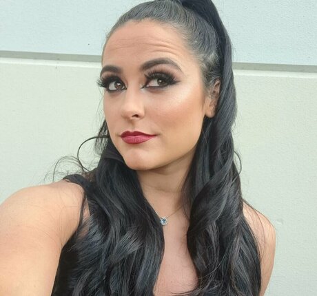 Lyra Valkyria high quality model image