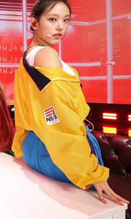 Haerin pretty pornstar photos