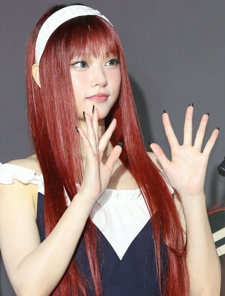 Haerin top star photo