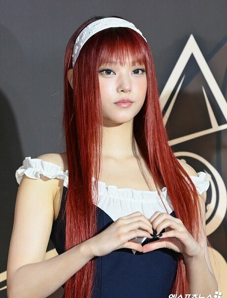 Haerin sex model photos