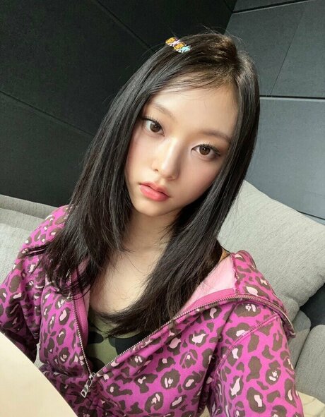 Haerin art actress picture