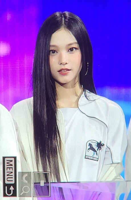 Haerin nudes model image