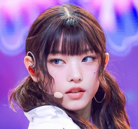 Haerin perfect actress pictures