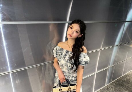 Haerin model free galleries