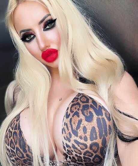 Elina Kalversa pornstar pics