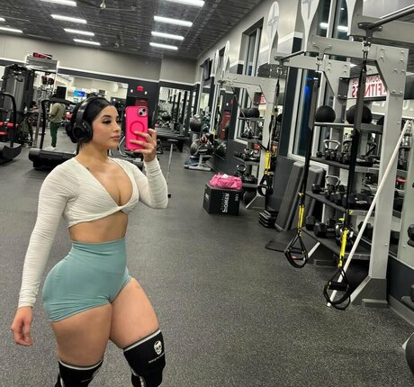 Karen Cantu star free images