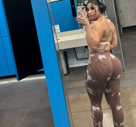 Karen Cantu model free picture