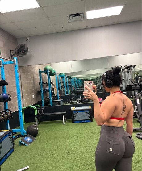 Karen Cantu hot model archive