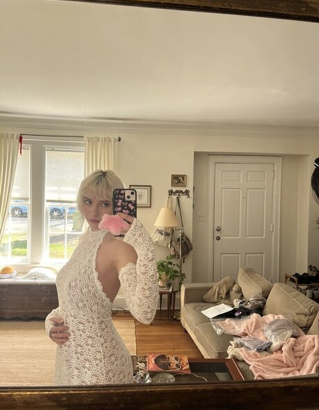 Girlpuppy star art pic