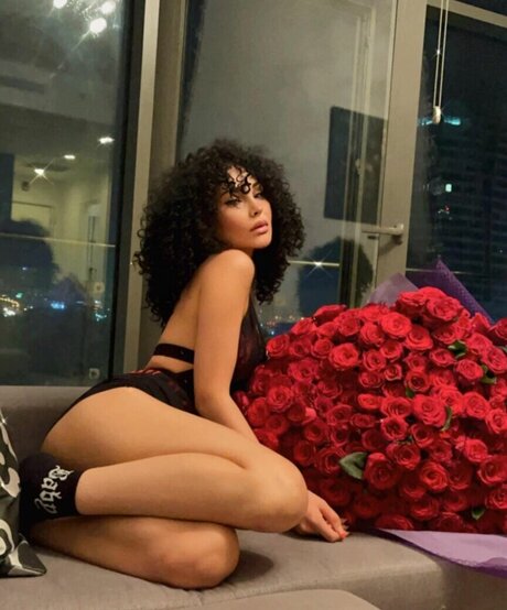 Isra Hurmanli hd model pictures