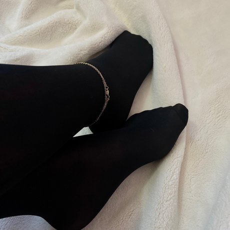 LATAM FEETS model nudes picture